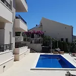 Apartmenthouse Lizzi Διαμέρισμα *