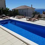 Apartmenthouse Lizzi Τρογκίρ
