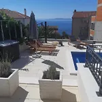 Apartmenthouse Lizzi * Τρογκίρ