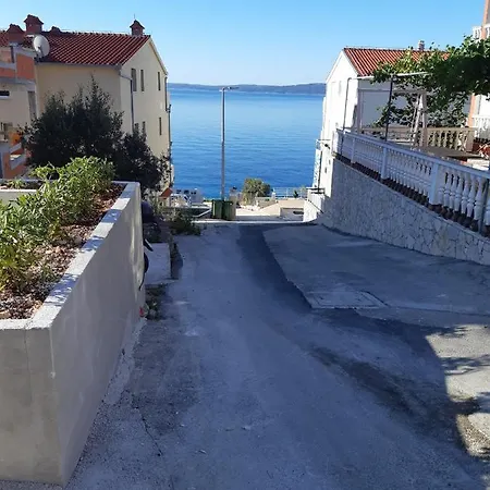 Apartmenthouse Lizzi Apartman *