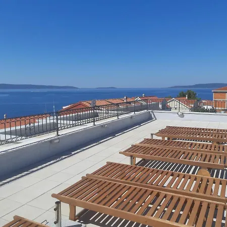 Διαμέρισμα Apartmenthouse Lizzi Τρογκίρ