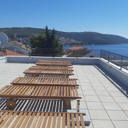 Apartment Apartmenthouse Lizzi Trogir