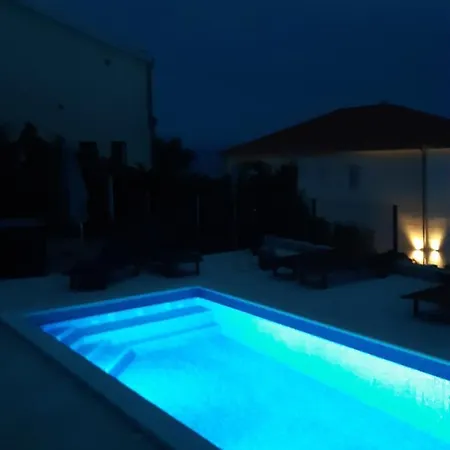 Apartmenthouse Lizzi Апартаменты Трогир